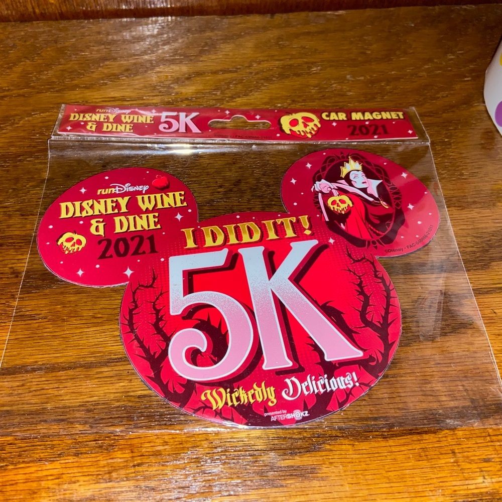 Disney Wine & Dine 5K Magnet - Red and Gold